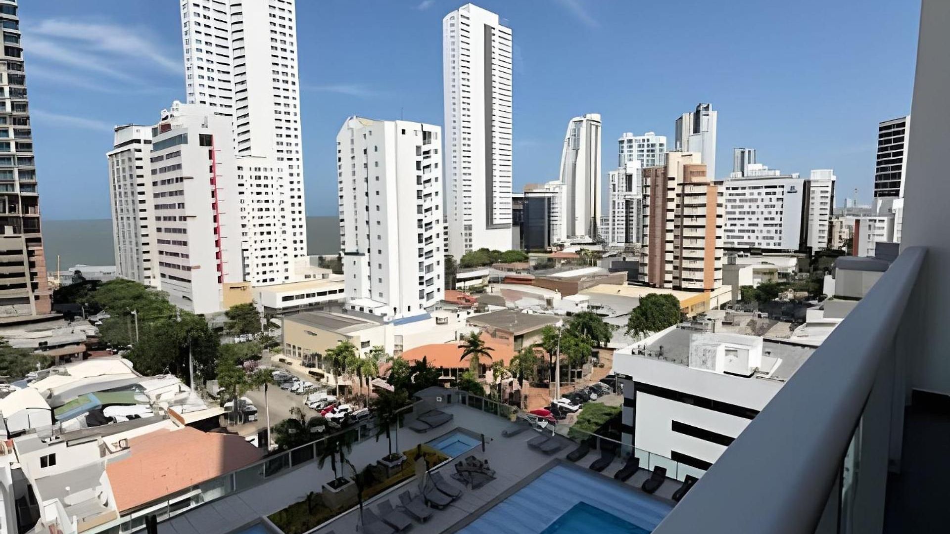 Apartamento Hermoso Apto De 1 Hab Con Vista Al Mar - Piso 10