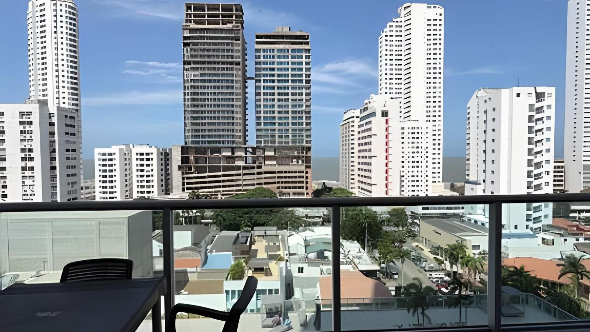 Apartamento Hermoso Apto De 1 Hab Con Vista Al Mar - Piso 10 *